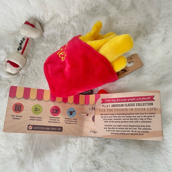 🐶New with tag FRIES SQEAKY DOG TOY with Crinkly bag sound by P..L.A.Y. - Picture 5 of 5